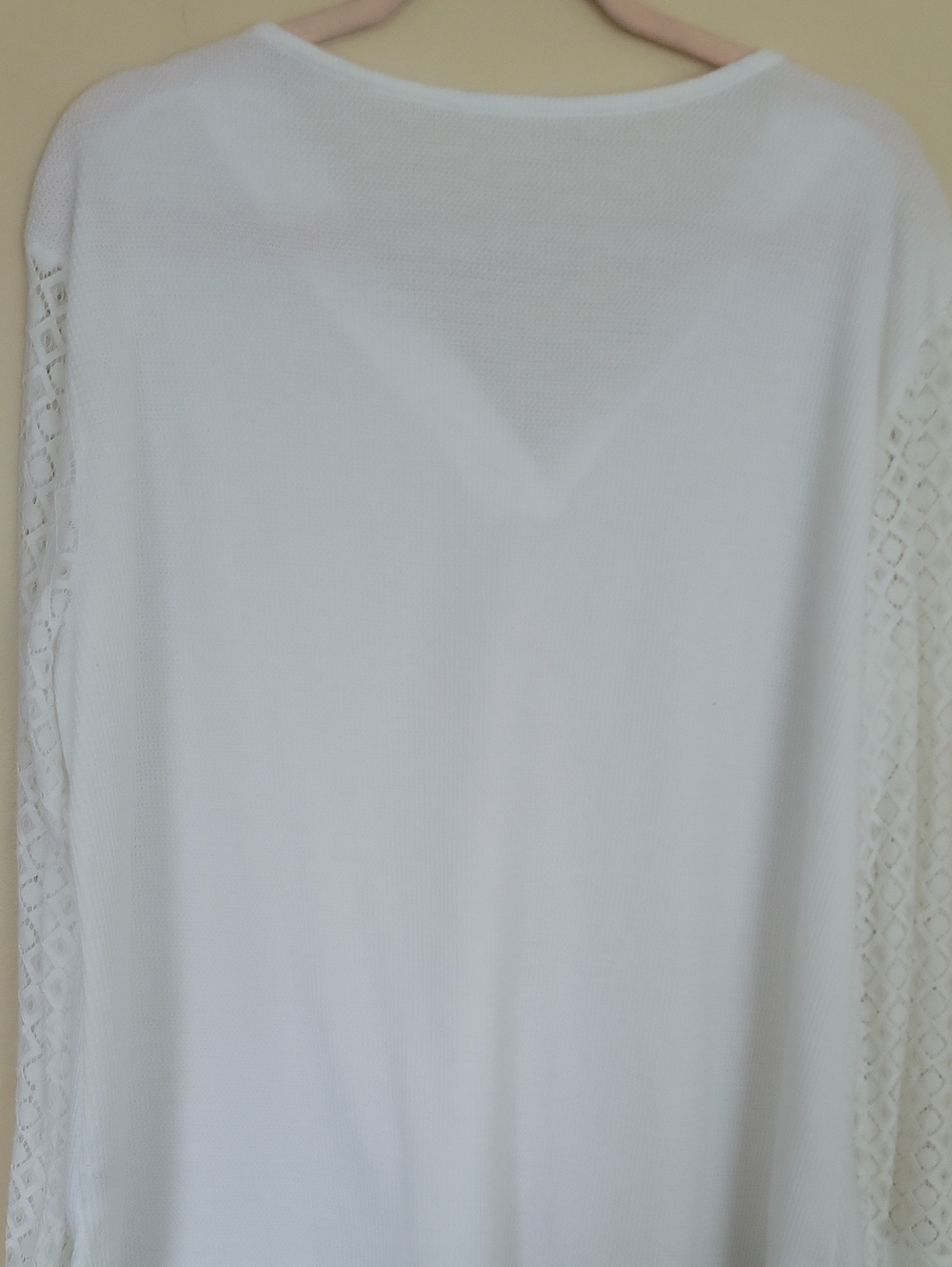 White Lace-Sleeve V-Neck Women's Top - Picture 3 of 4
